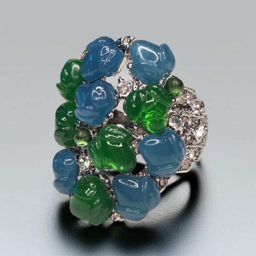 Exquisite Silver Vintage Vibes Molded Glass Cabochon Statement Evening Ring